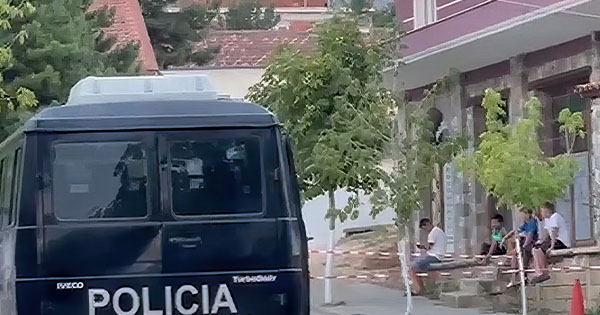 Vrasja në Maliq: Dy 14-vjeçarët ishin grindur një ditë më parë, u takuan në lokal për t’u sqaruar