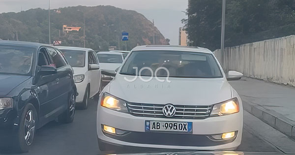 “I zgjuari” te Plepat futet kundravajtje, bllokon trafikun