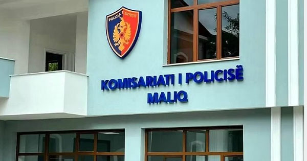 Maliq, zbulohet autori i dyshuar që vrau me thikë 14-vjeçarin