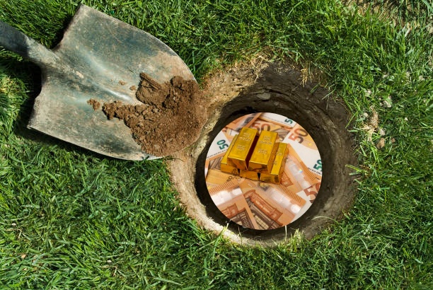 “Mos fut lekë në tokë, ktheji në lingota”/ Përgjimet Çopja-Çela për milionat nga kokaina: Sa gropa hape?