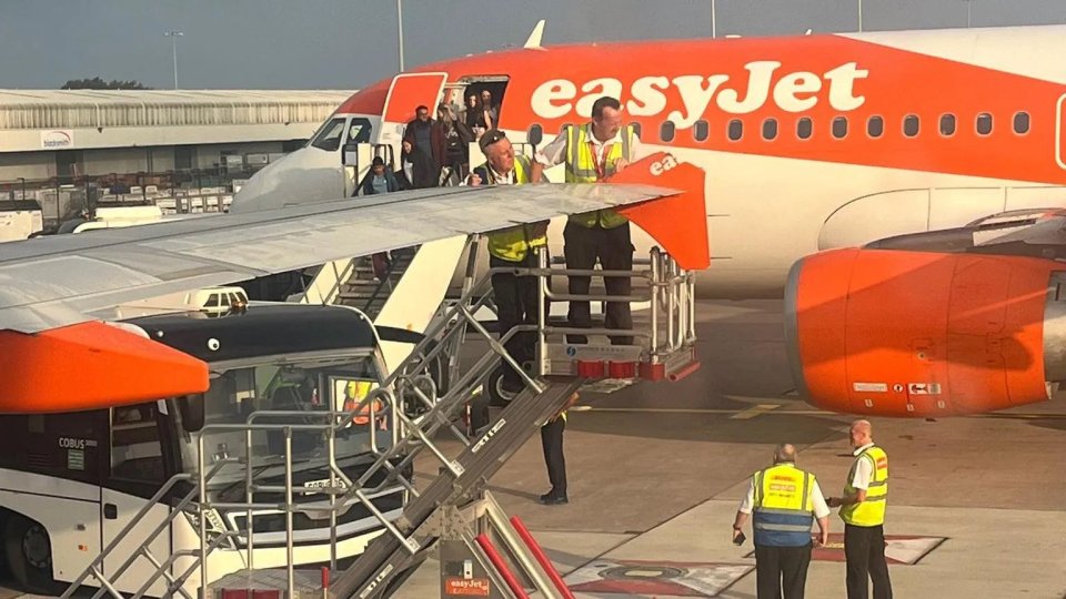 Përplasje mes dy avionëve në aeroportin e Mançesterit, shmanget tragjedia