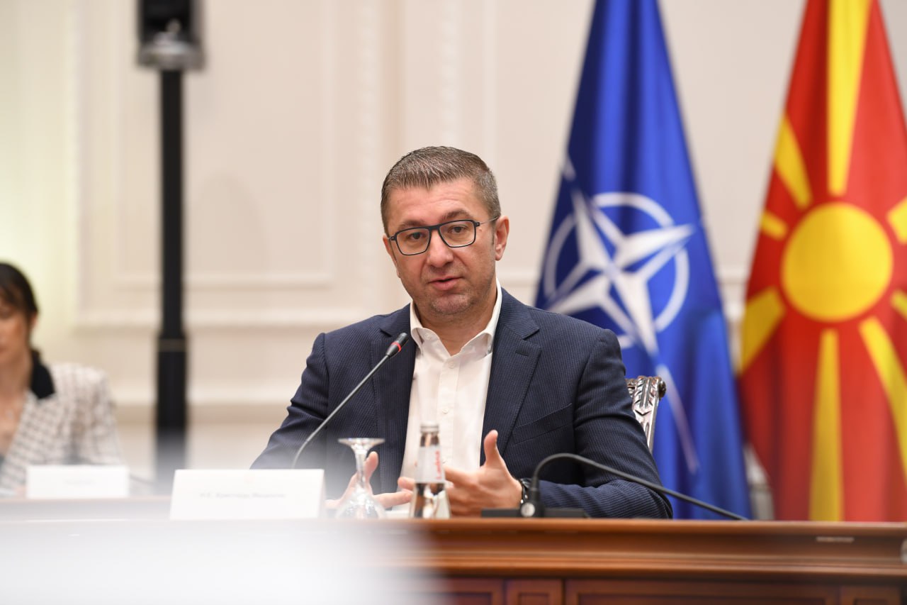 Mickoski: Qeveria vazhdon të investojë në arsim cilësor