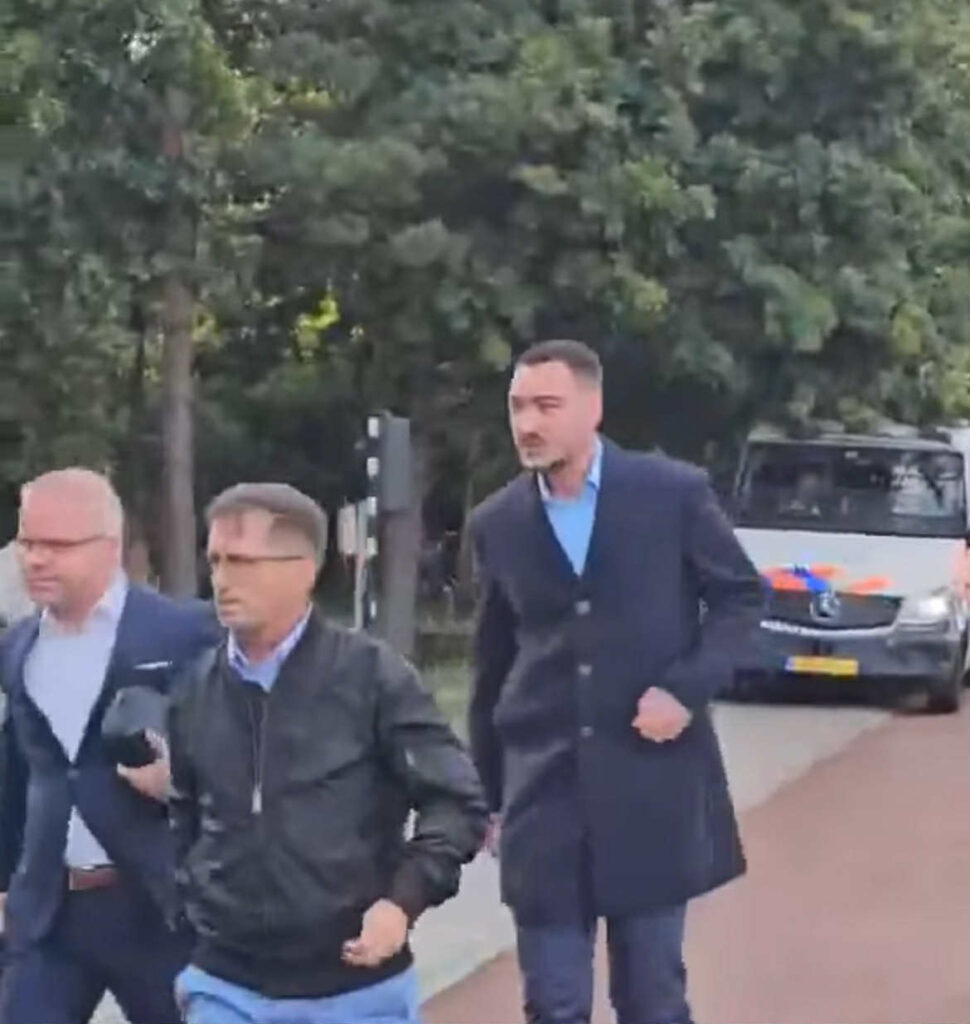 Djali i Kadri Veselit paraqitet në Hagë, përcjellë nga afër gjykimin ndaj babait të tij