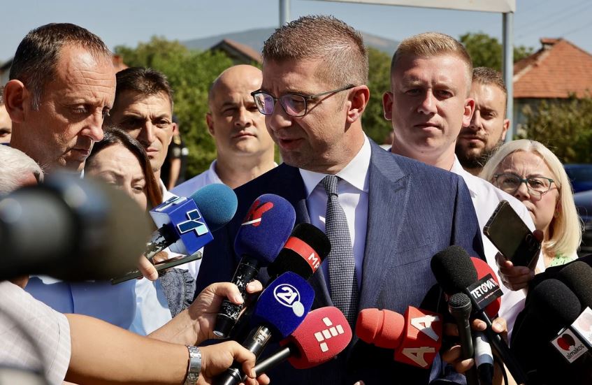 Mickoski: Ekzistojnë qendra pushteti që po përpiqen të mbjellin frikë dhe panik tek qytetarët para zgjedhjeve