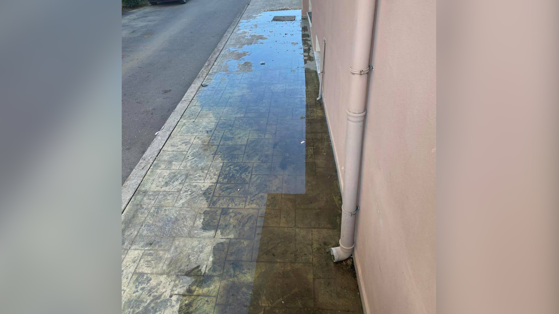 Pallati “Arabi” te lagja 13 në Durrës po kthehet në vatër infeksioni