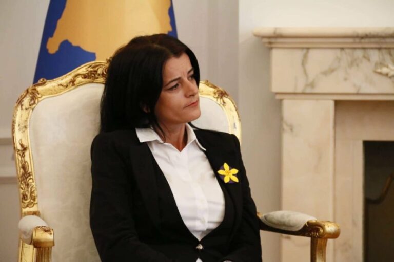 Vasfije Krasniqi kujton momentet e rënda të saj: Luftëtarët e UÇK-së ishin shpëtimtarë