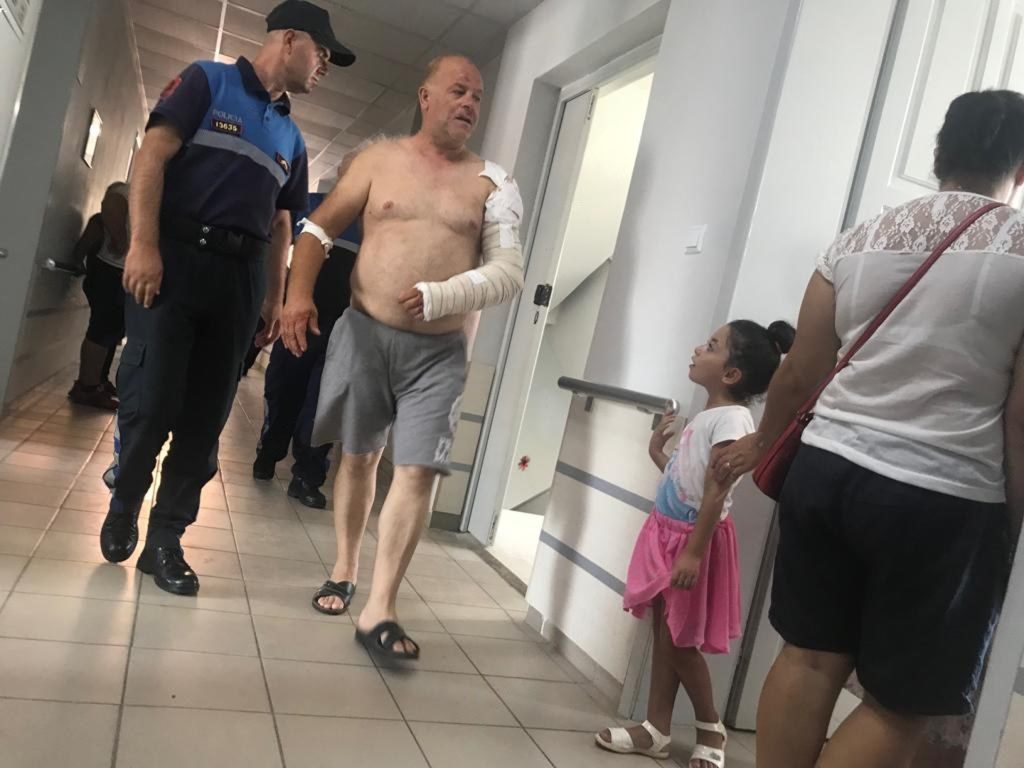 *Në foto Aleksandër Zhapa që u plagos në ngjarjen e 31 gushtit 2019 nga Braçe