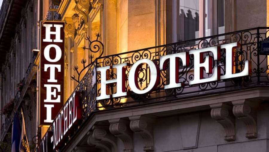 Gjendet pa shenja jete një grua në hotel
