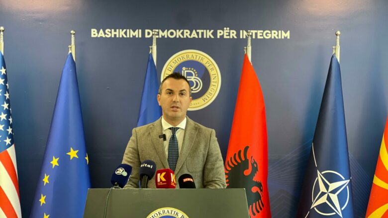 Ademi: Qeveria dëshiron ta zhbëj Marrëveshjen e Ohrit, më 19 tetor shqiptarët do të tregojnë se të drejtat e tyre nuk negociohen