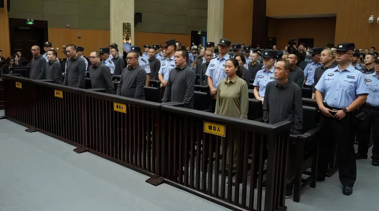 Gjeneruan miliarda nga krimi: Kina dënon me vdekje 11 anëtarë të një familjeje mafioze