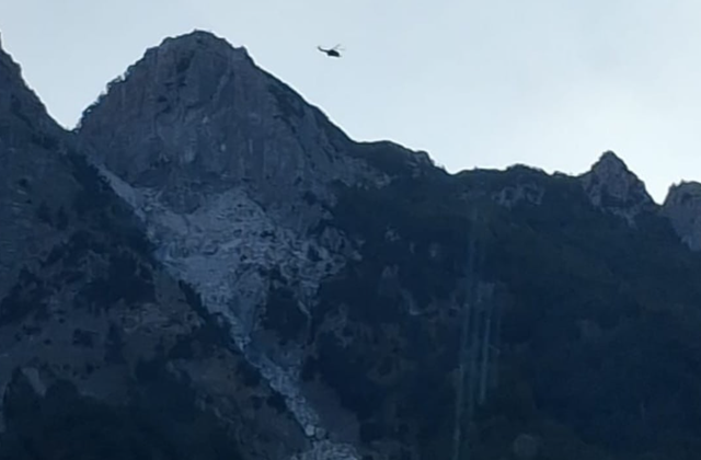 Turisti bie në greminë në Qafën e Valbonës