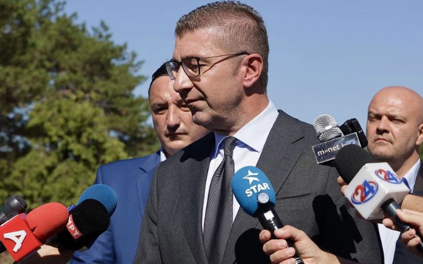 Mickoski: Gjyqtarët dhe prokurorët nuk i meritojnë as pagat e tyre aktuale, e lëre më rritjen e tyre