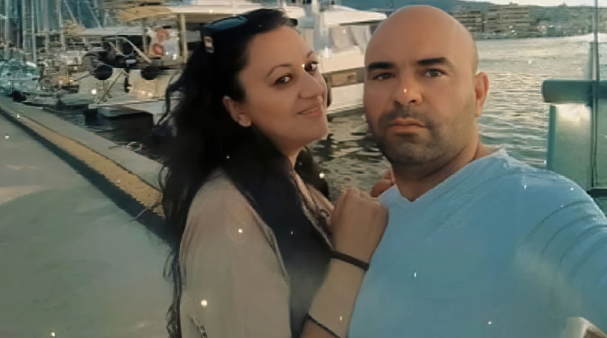 Babai i vrau nënën, flet vajza e çiftit shqiptar: Na lanë në mes të katër rrugëve