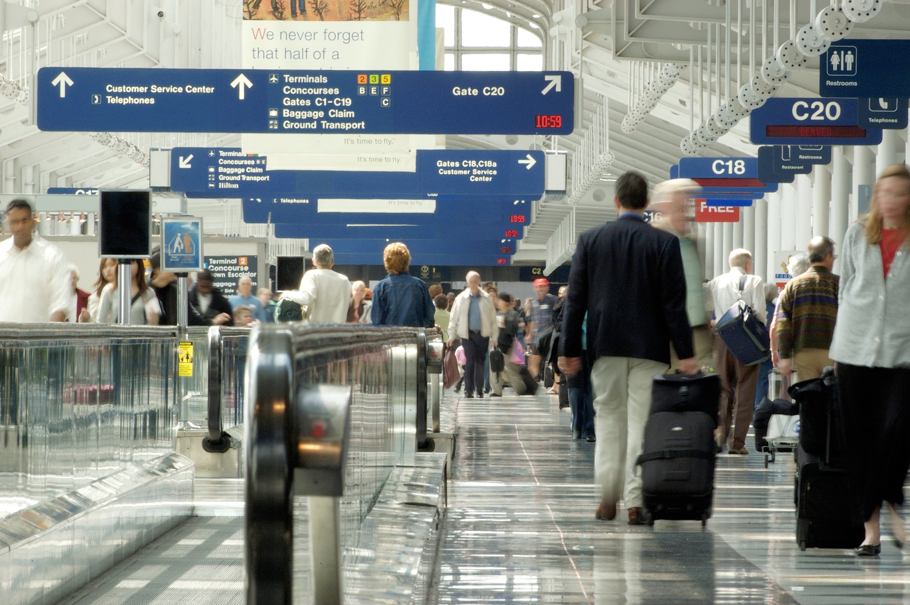 Sulm kibernetik në sistemet e regjistrimit dhe imbarkimit, kaos në aeroportet kryesore të Europës