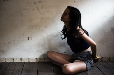 33-vjeçari nga Durrësi në lidhje intime me 15-vjeçaren, e mbante peng në shtëpi