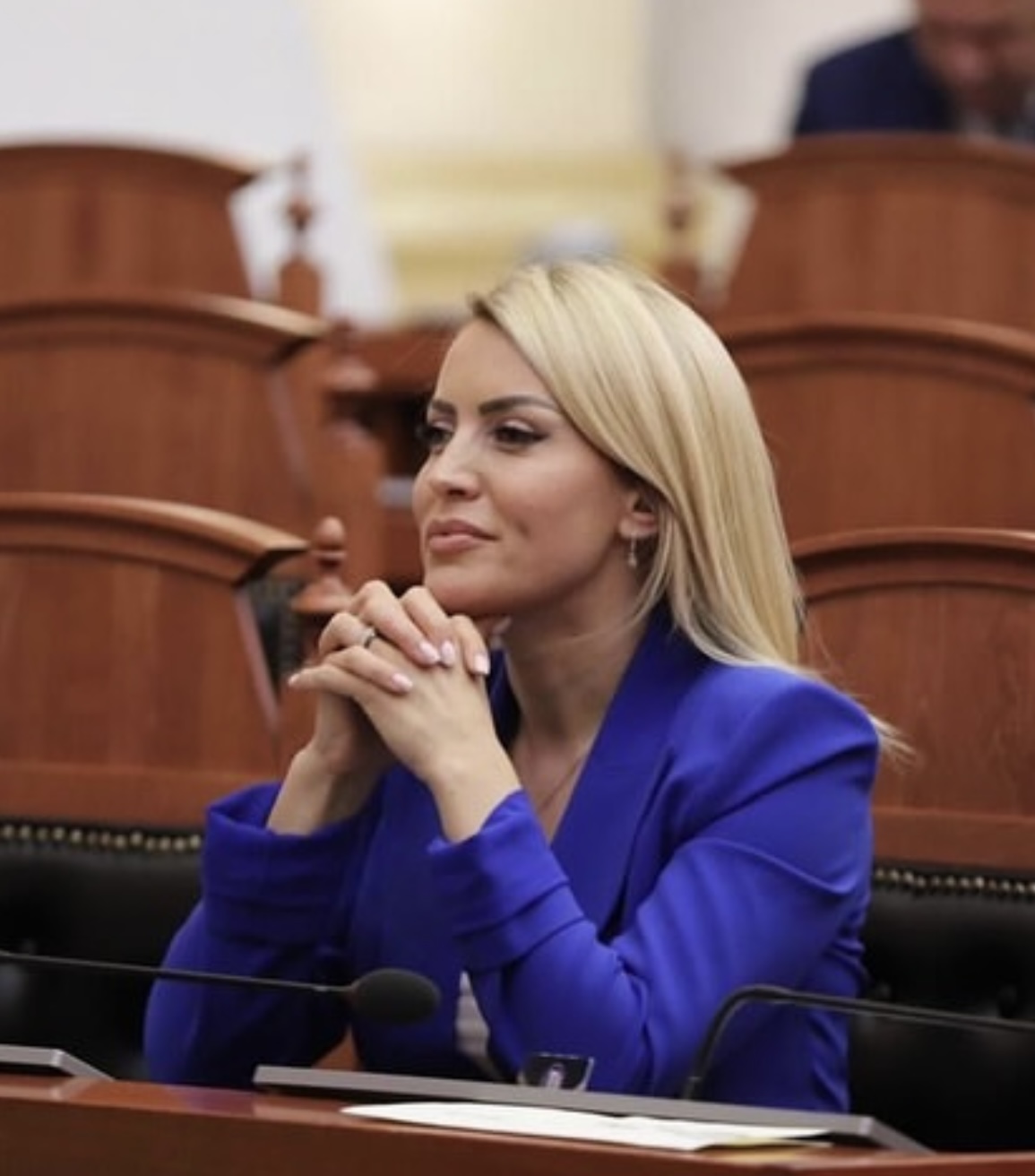 I doli gjuha jashtë për mandatin, Blerina Gjylametit ia japin më në fund
