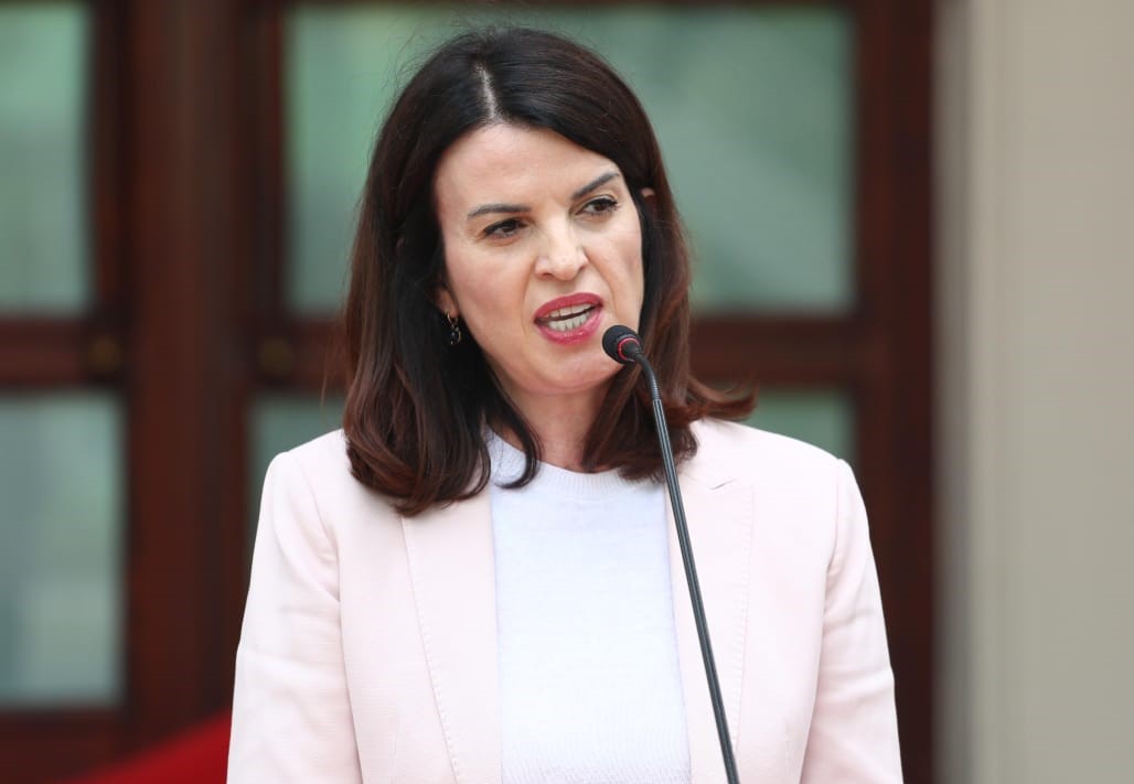 Tmerrohen bandat! Albana Koçiu emërohet ministre e Brendshme