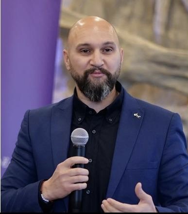 Lenc pazarxhiu mavi i QSUT i fal 500 MILIONË Lekë oligarkut të Shëndetësisë Tur Kadareja