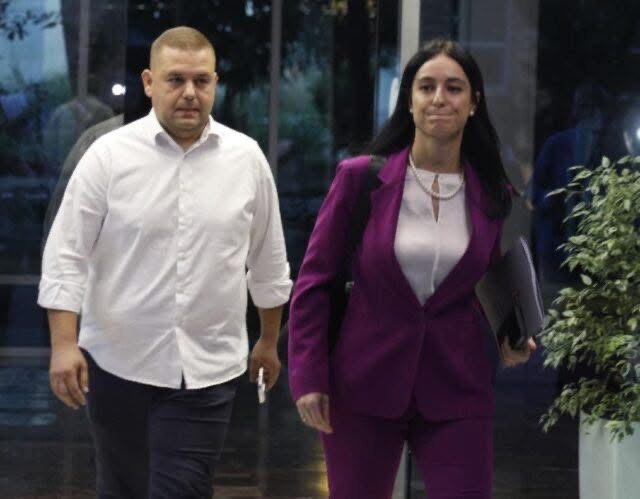 Veliajn po e tradhtojnë sot ata që futi në punë