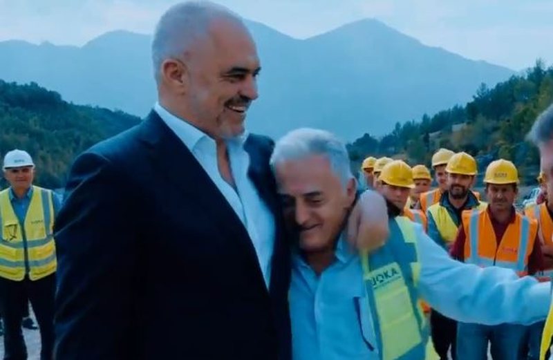 Gentian Gjyli i ARRSH i jep 4 Miliard Lekë oligarkut Rrok Gjoka për tunelin e Llogarasë!