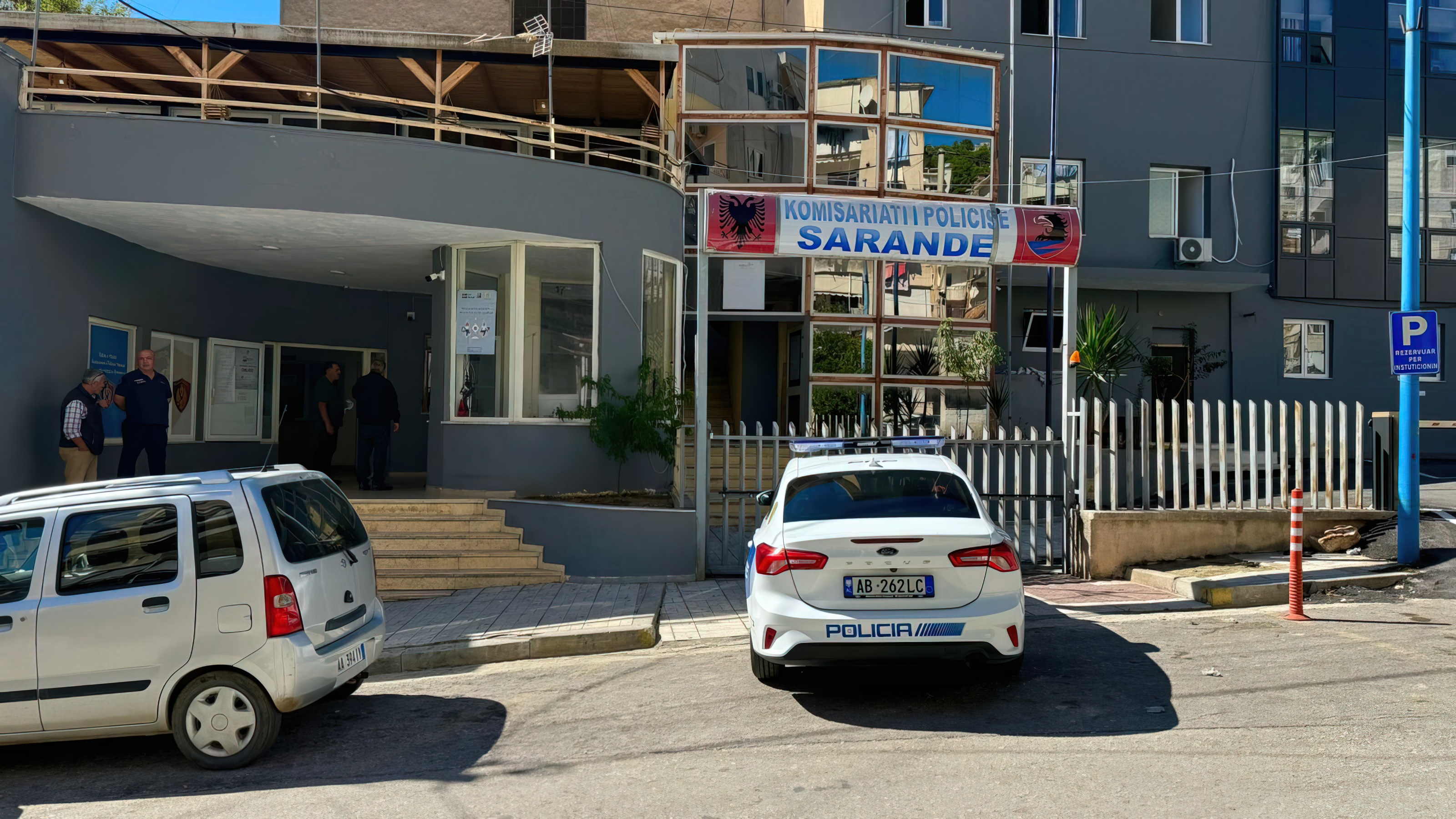 Rrëmbehet nën kërcënimin e armës 19-vjeçari në Sarandë, pista kryesore larja e hesapeve