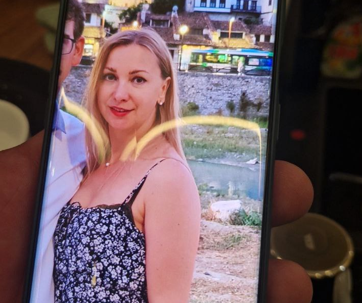 URGJENTE/ Zhduket turistja e huaj në Durrës: Telefonin e ka të fikur!