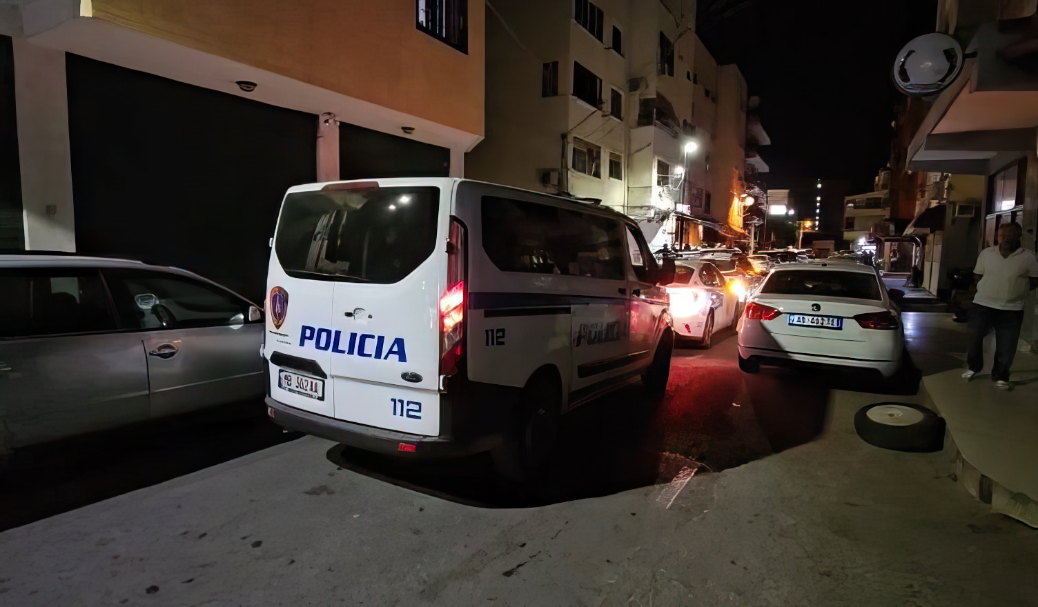 Gjendet i pajetë një person në Durrës, dyshohet për vrasje me thikë