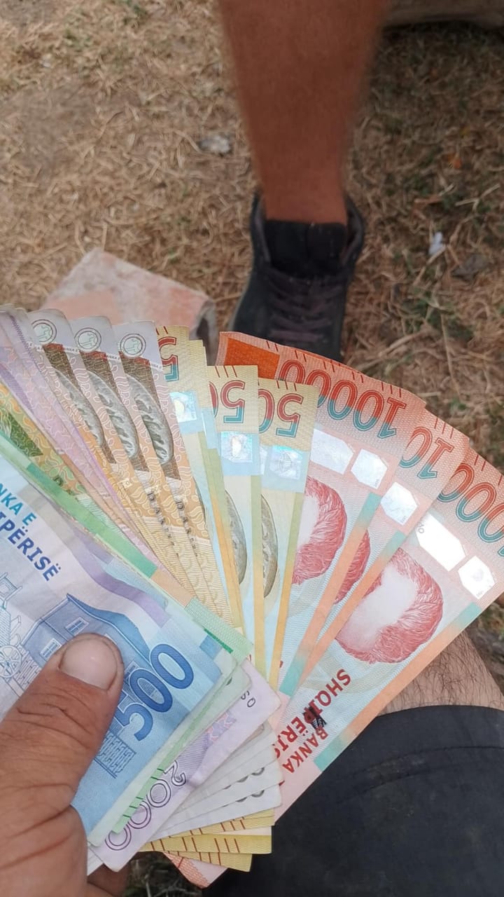 “Komshia më mashtroi të investoja në ‘XUEX’, i hoqa bukën fëmijëve! Dua lekët e mia”