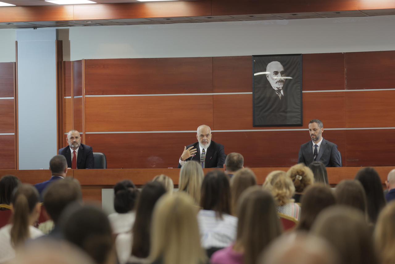 Rama: Diella do lindë fëmijë në maternitetin e AI