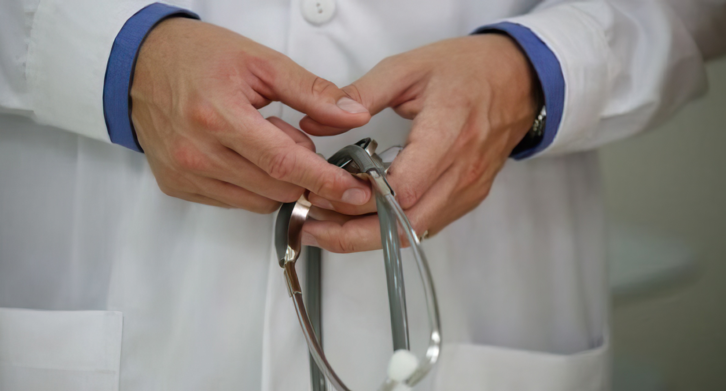 Hetohet mjeku në Librazhd, 42-vjeçarja e akuzon përgjegjës për vdekjen e dajës