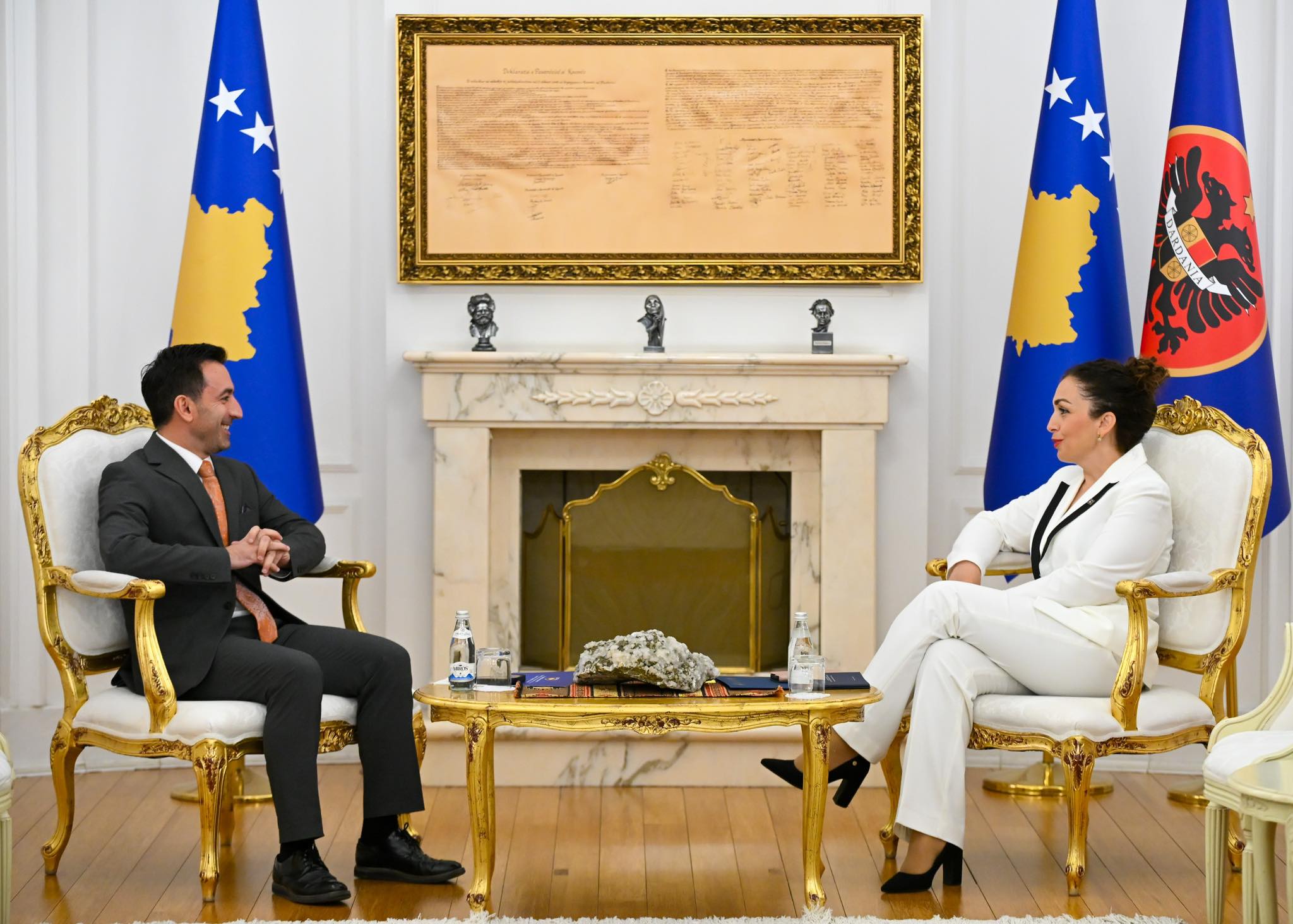 Osmani deklarohet pas takimit me Bashën: E njoftova se jemi duke bërë analizë ligjore!