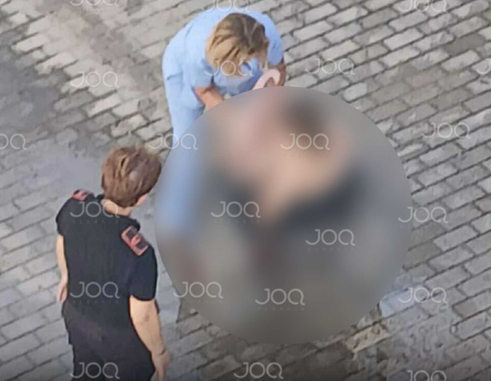 Foshnja s’priste më, nëna lind në oborrin e maternitetit të Durrësit