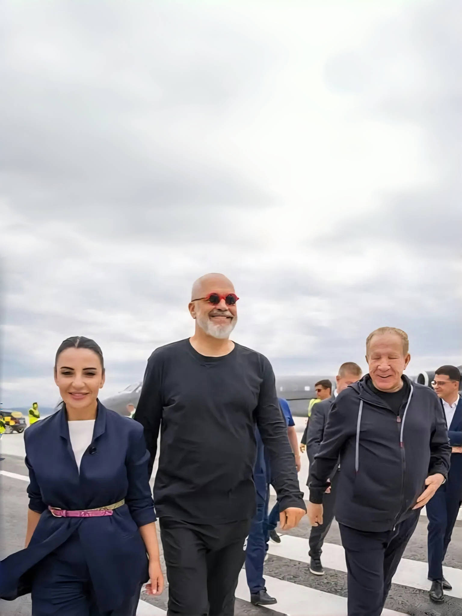 Plas sherri mes Behgjet Pacollit dhe aksionerit për aeroportin e Vlorës, shkarkon administratorin