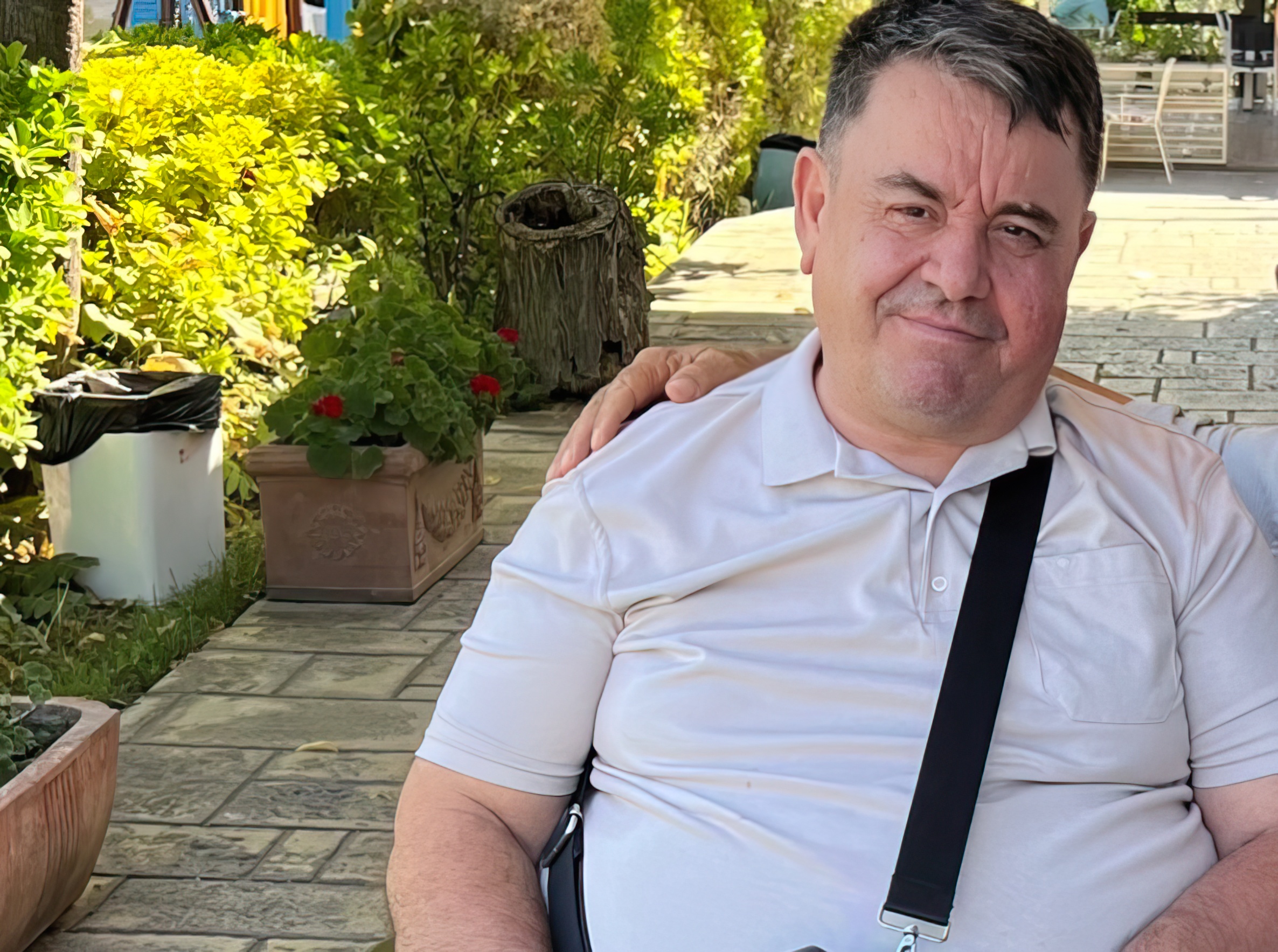 I nevojiten 77.000 €, të ndihmojmë Gëzimin të ngrihet sërish në këmbë!