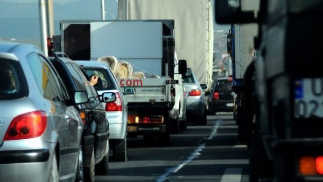 Bie fluksi i mërgimtarëve, deri 10 minuta pritje për dalje nga Kosova