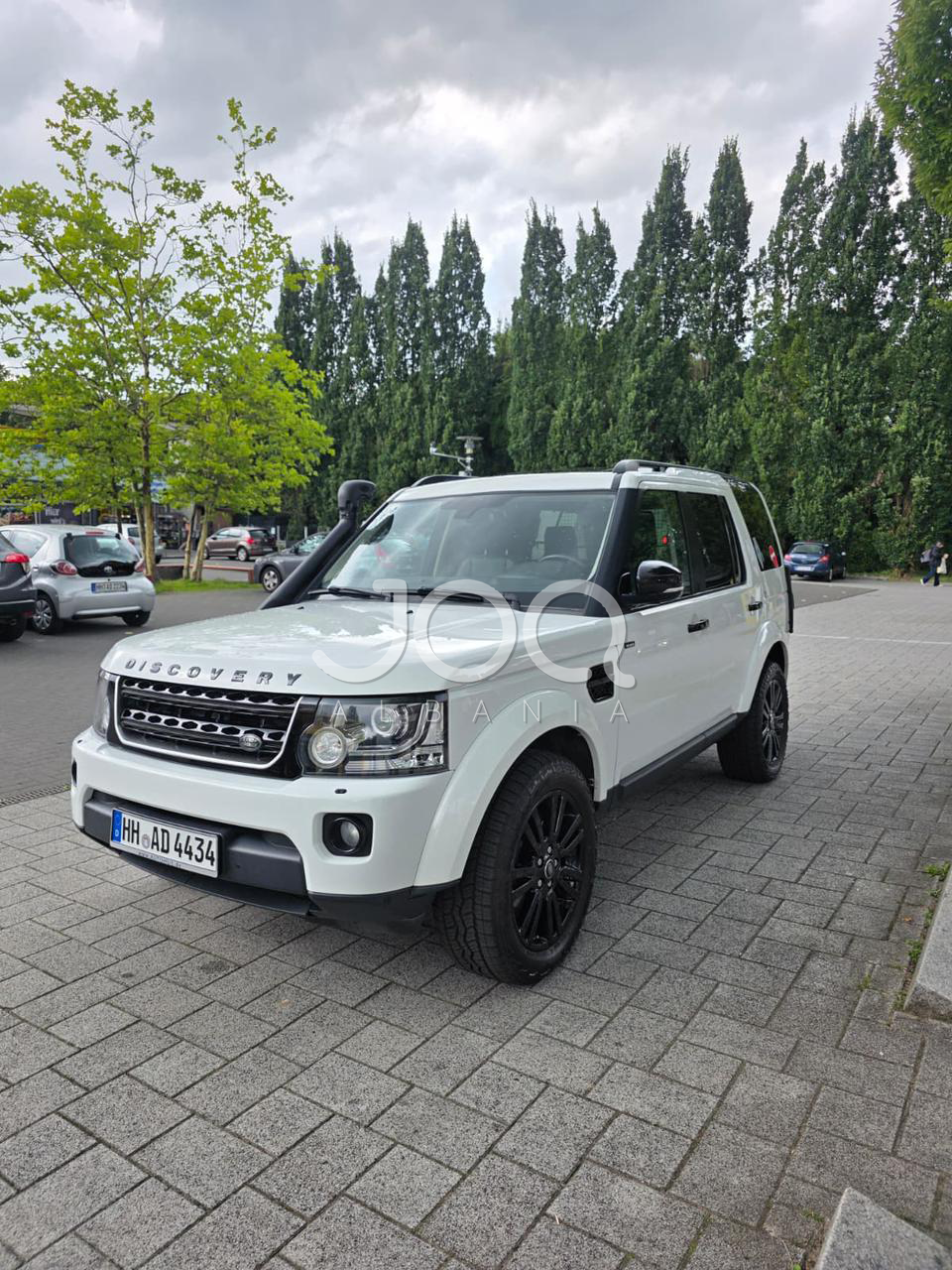 Nga pushime në makth: Emigrantes shqiptare i vidhet Land Rover-i në mes të Tiranës!