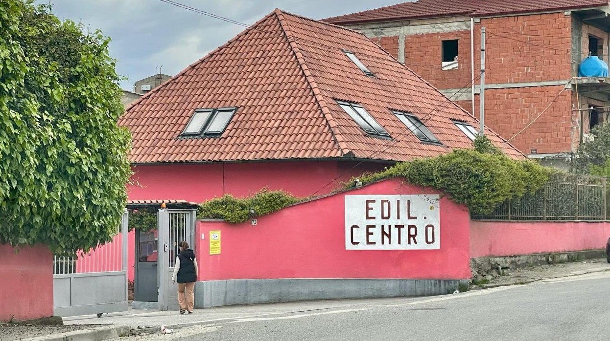 Bizmesmeni italian i vrarë pronar i “EDILCENTRO”, fabrikë tullash në Tiranë