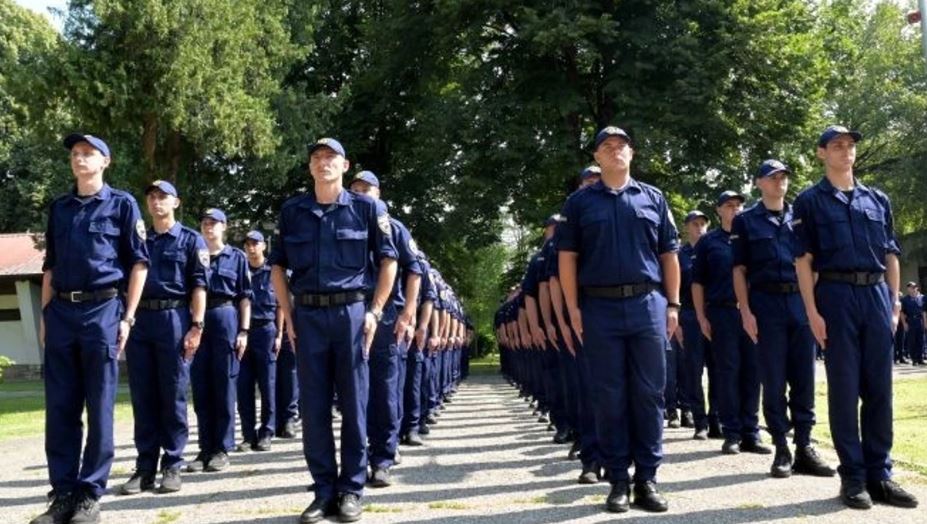Shkolla e mesme e policisë do të fillojë shtatorin e ardhshëm, me dy vite gjimnazistët do të bëhen policë