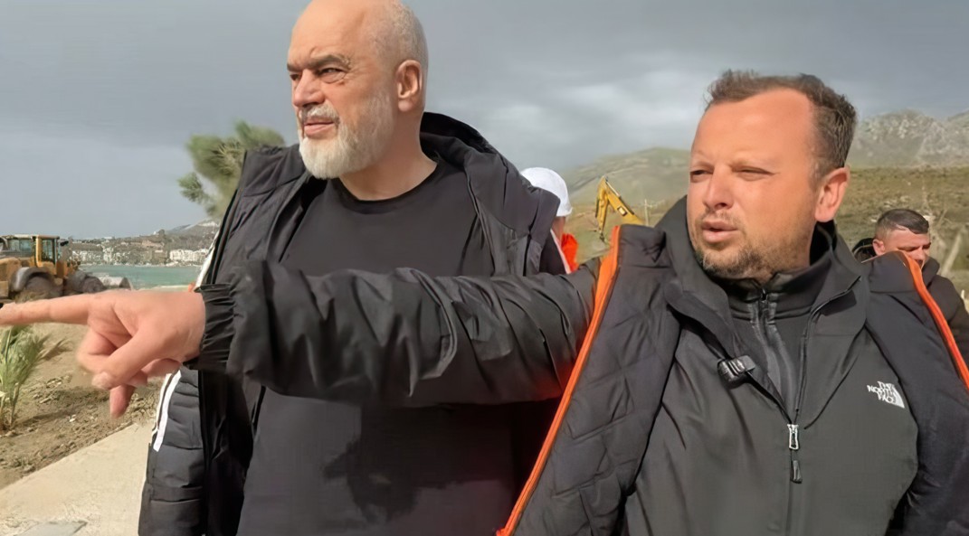 Me urdhër të Çuçit, inxhinieri i Fushës bëhet kryetar i ri i Vlorës, betonizoi dhe ndoti qytetin