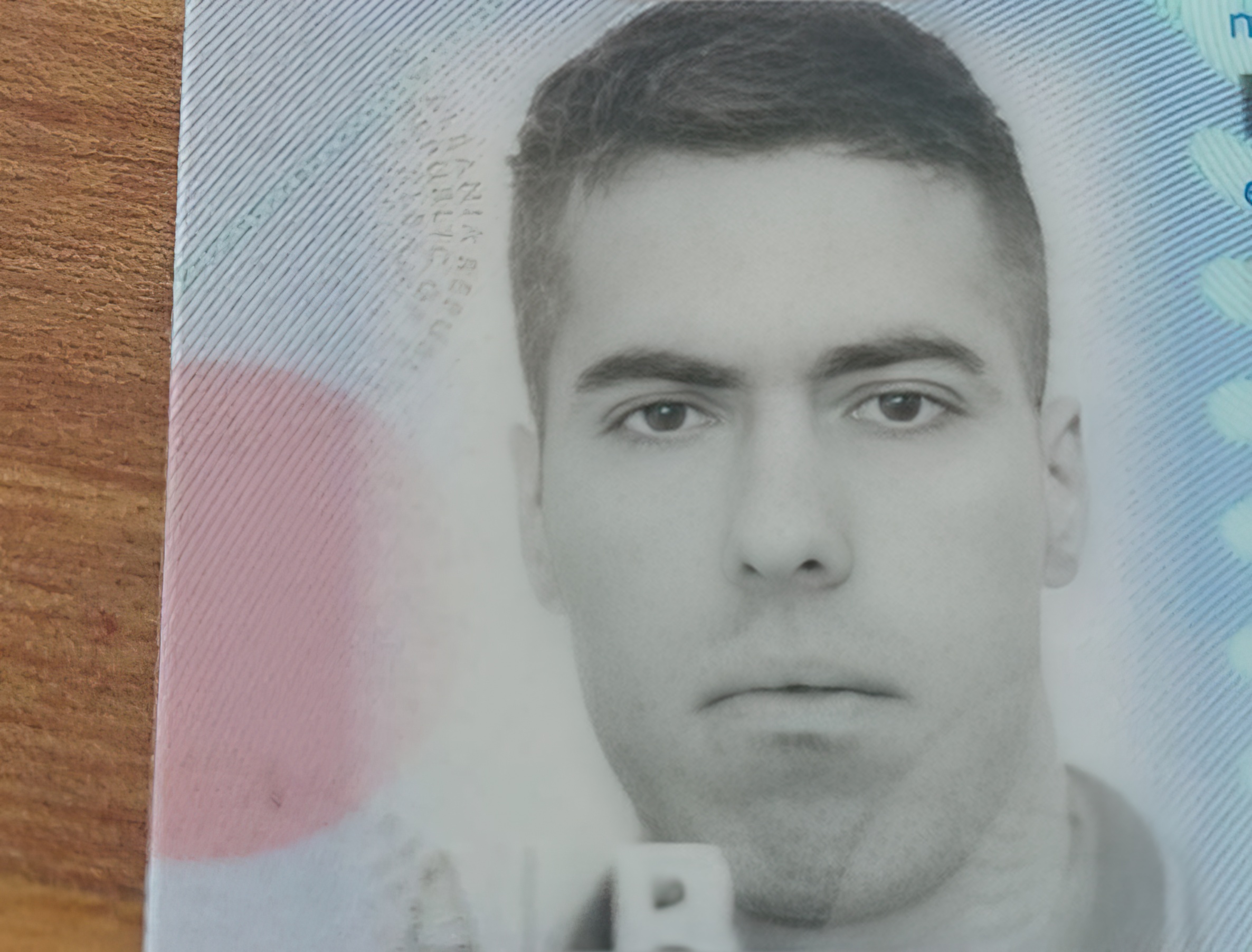 Zhduket Elkrist Kola, familjarët kërkojnë ndihmë për gjetjen e të riut