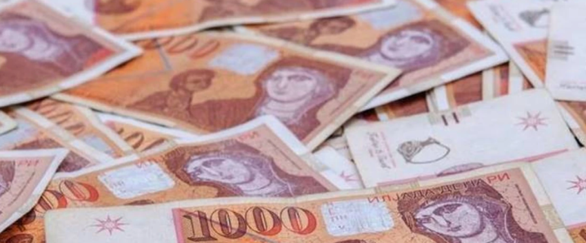 Paga mesatare mujore neto në gusht ishte 45.310 denarë, bruto 68.180 denarë