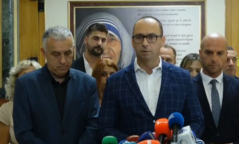 SËRISH Lista Serbe i drejtohet Kushtetueses për nënkryetarin serb