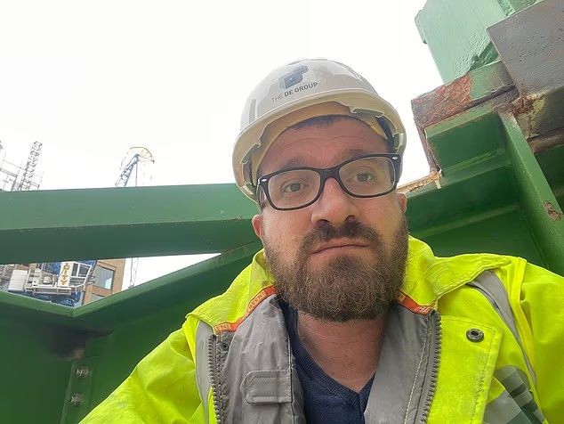 SKEMA/ Punëtor ndërtimi në Angli, shqiptari nga Kosova u shtir si babai i 13 foshnjave për t’u siguruar atyre pasaporta britanike