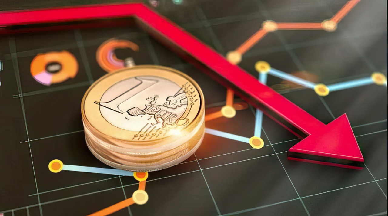 Euro kap pikën më të ulët historike në Shqipëri