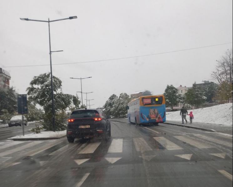 Rrugët në Prishtinë të kalueshme, Rama: Ekipet e kryeqytetit kanë qenë gjithë natën në terren