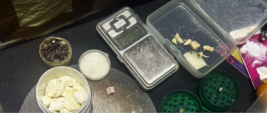 Bastisje në një shtëpi në Gostivar, inspektorët doganorë gjejnë drogë tek një studente shtetase e Turqisë