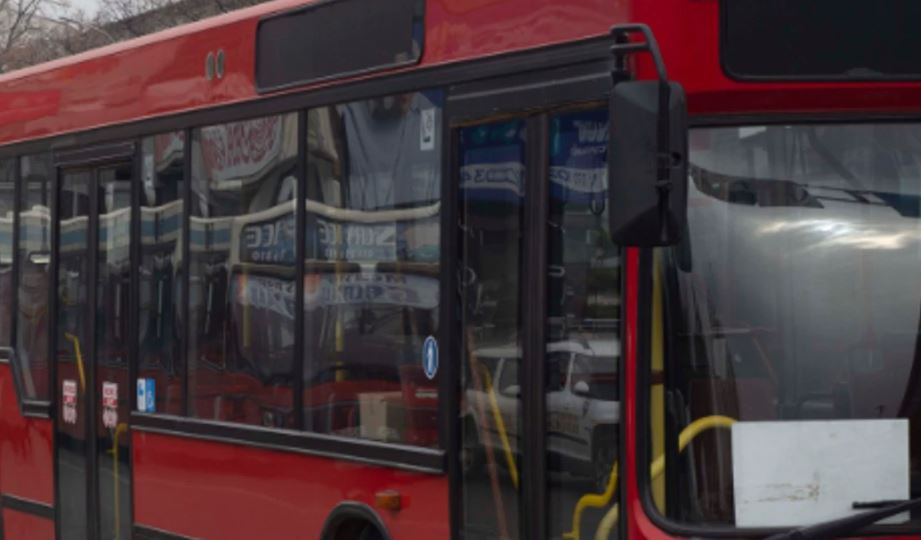 Transportuesit privatë kthehen në rrugë, kanë marrë fonde të mjaftueshme nga NTP për dy javët e ardhshme
