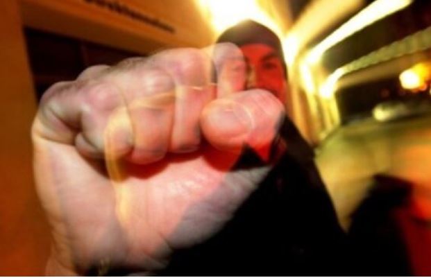 Pas ndeshjes Serbi – Shqipëri, një tifoz serb sulmoi familjen shqiptare në Cyrih