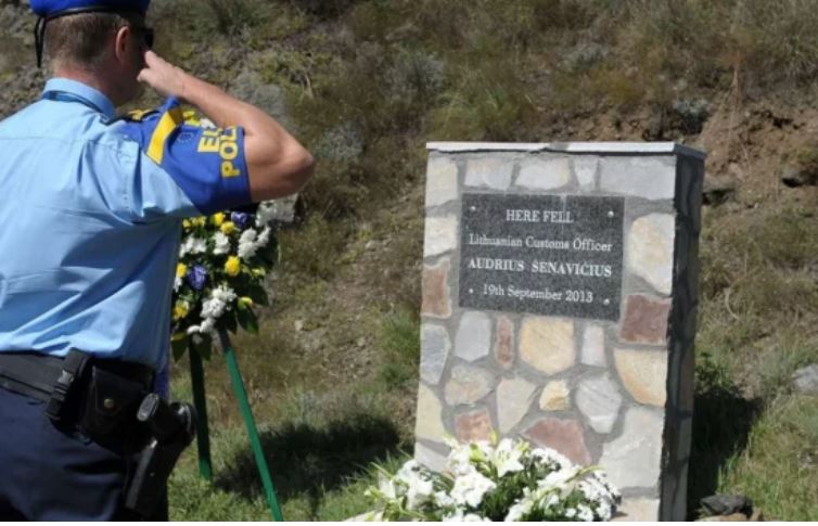 Kush ishte zyrtari i EULEX-it i vrarë në 2013, për të cilin dje u kryen bastisje në veri?