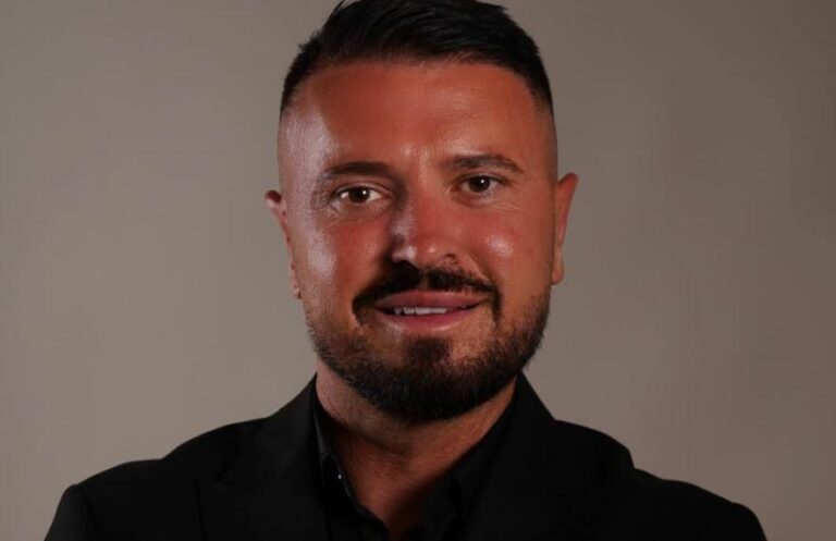 Ndodh edhe kjo, Labinot Rexha organizon protestë që të futet në BBVK 4